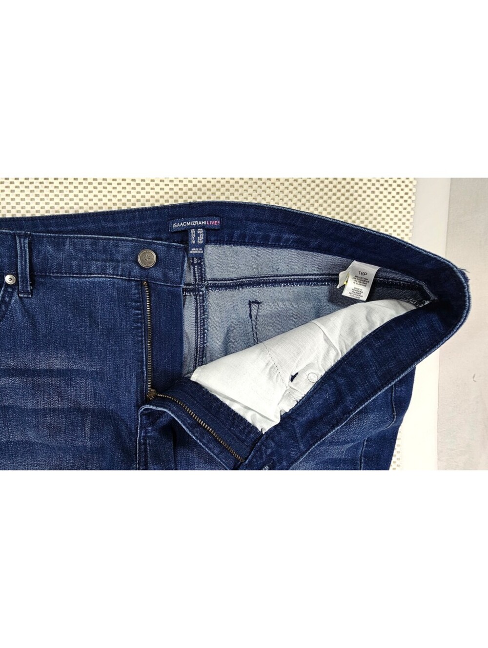 Isaac Mizrahi Live Womens 16P Petite Capri Jeans Stretch Denim Blue 24 Inseam - Picture 4 of 9
